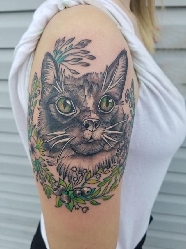 小清新猫咪纹身 女生手臂上植物和猫咪纹身图片