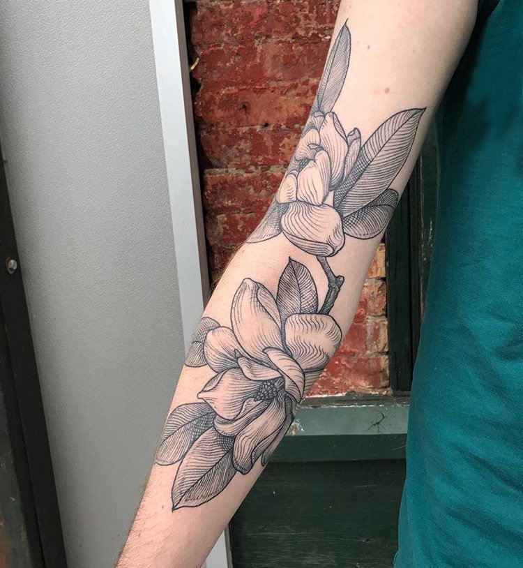 文艺花朵纹身 女生手臂上唯美花朵纹身图片