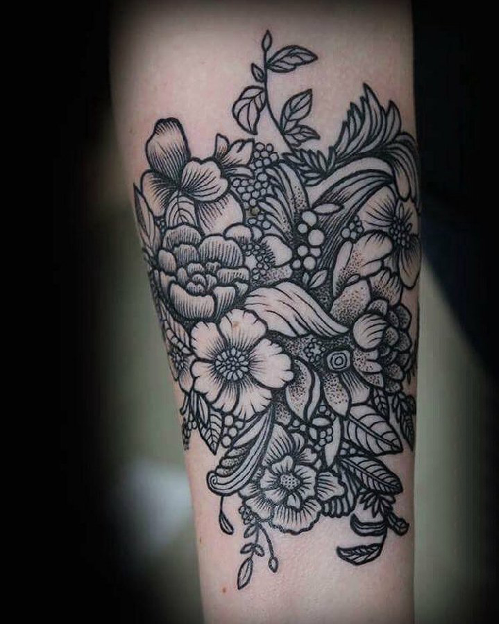 文艺花朵纹身 女生手臂上黑色纹身文艺花朵纹身图片