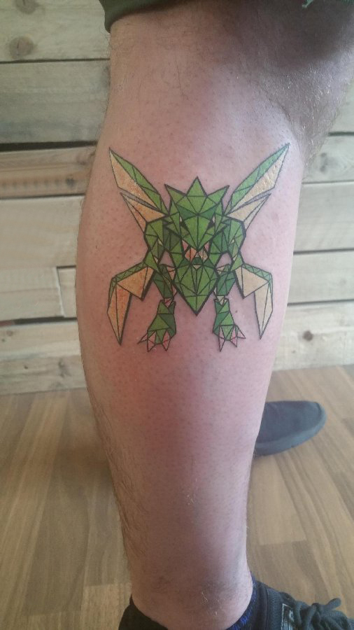 纹身卡通 男生小腿上彩色的卡通纹身图片