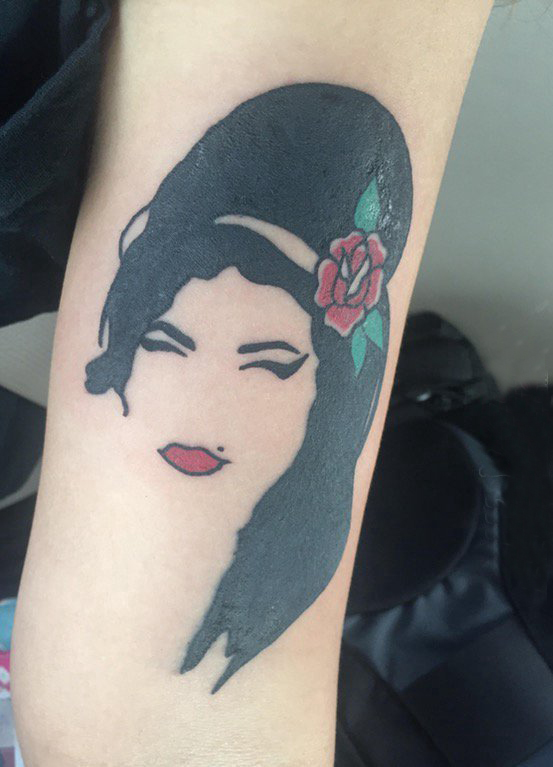 女生人物纹身图案 女生手臂上彩色的人物肖像纹身图片