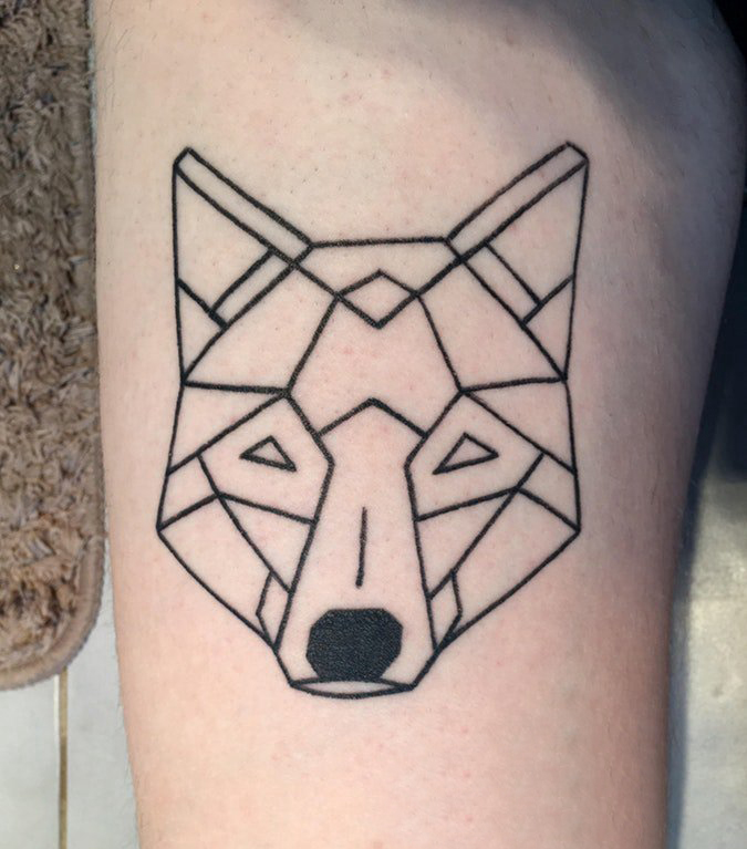 几何动物纹身 男生大腿上黑色的狐狸纹身图片