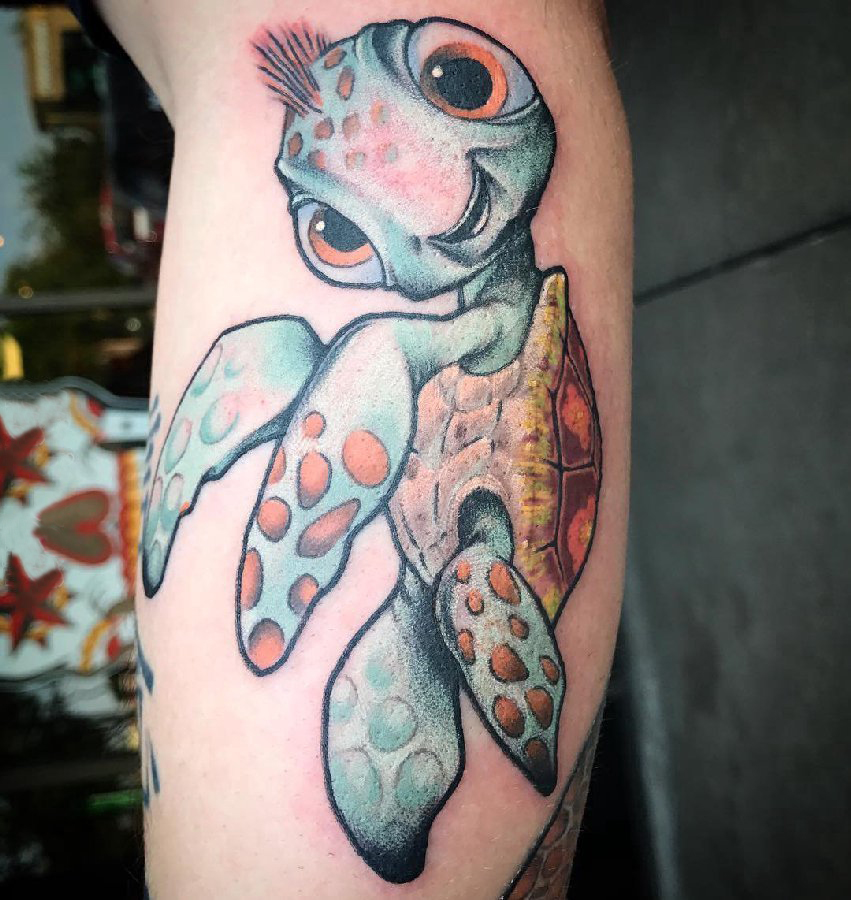 百乐动物纹身 男生小腿上彩色的海龟纹身图片