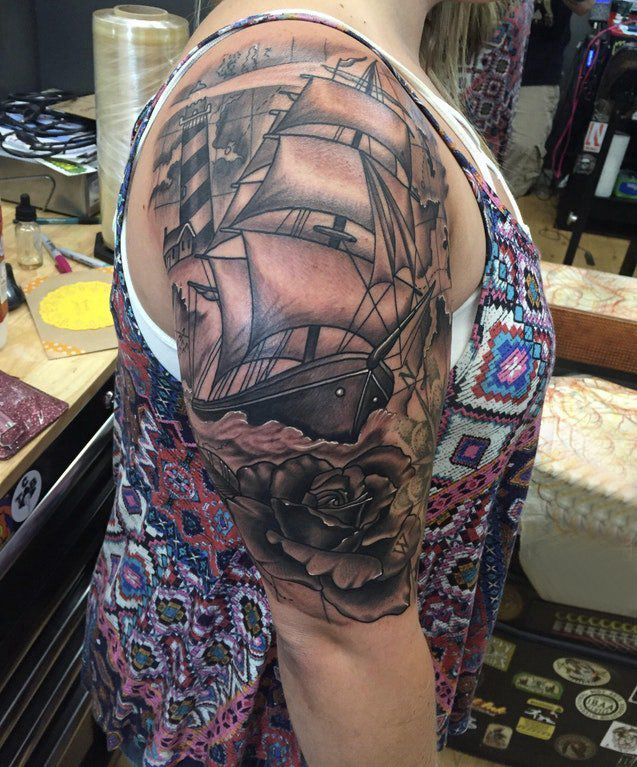 帆船纹身图片 女生手臂上帆船纹身图片