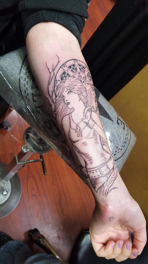 女生人物纹身图案 男生手臂上素描纹身女生人物纹身图案