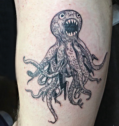 黑色章鱼纹身 男生小腿上黑色章鱼纹身图片