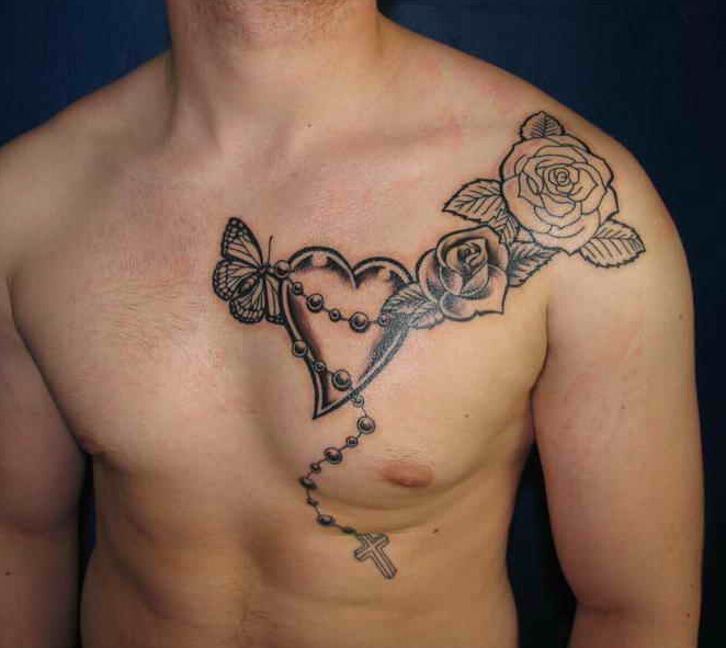 男士胸部心形十字架玫瑰纹身图案