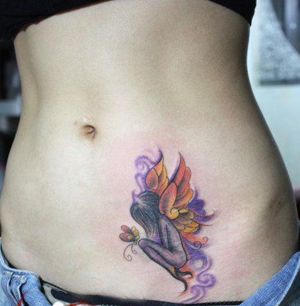 美女腹部好看的小天使纹身图案