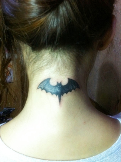 酷黑个性蝙蝠纹身图案