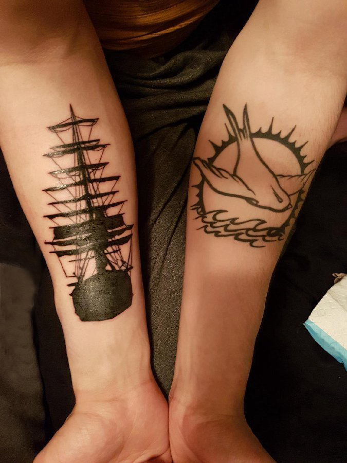 纹身小帆船 男生手臂上鸽子纹身小帆船图片