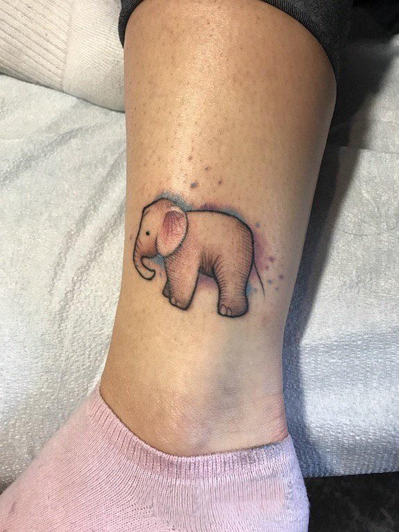 象纹身 女生小腿上象纹身图片