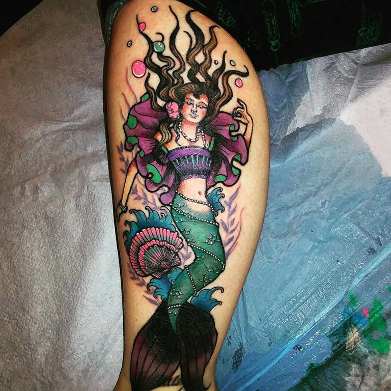 纹身美人鱼图案 女生小腿上美人鱼纹身图片