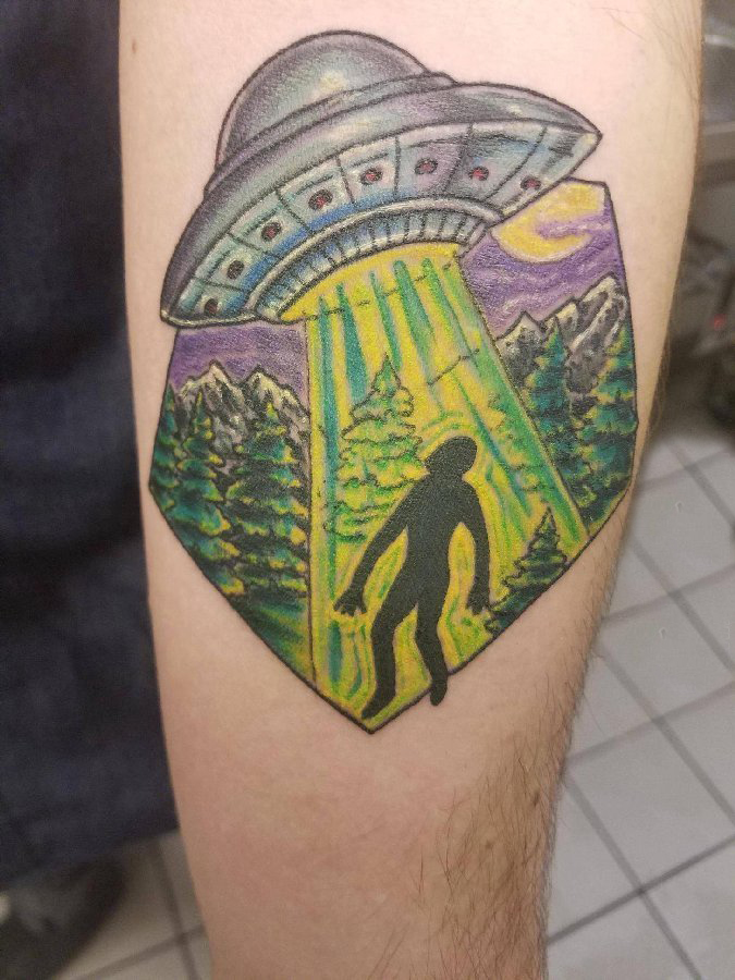 纹身星球 男生手臂上星球纹身图案