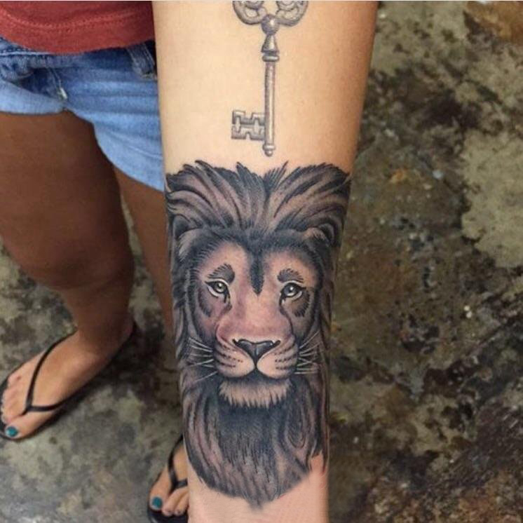 狮子纹身图片 女生手臂上狮子纹身图片