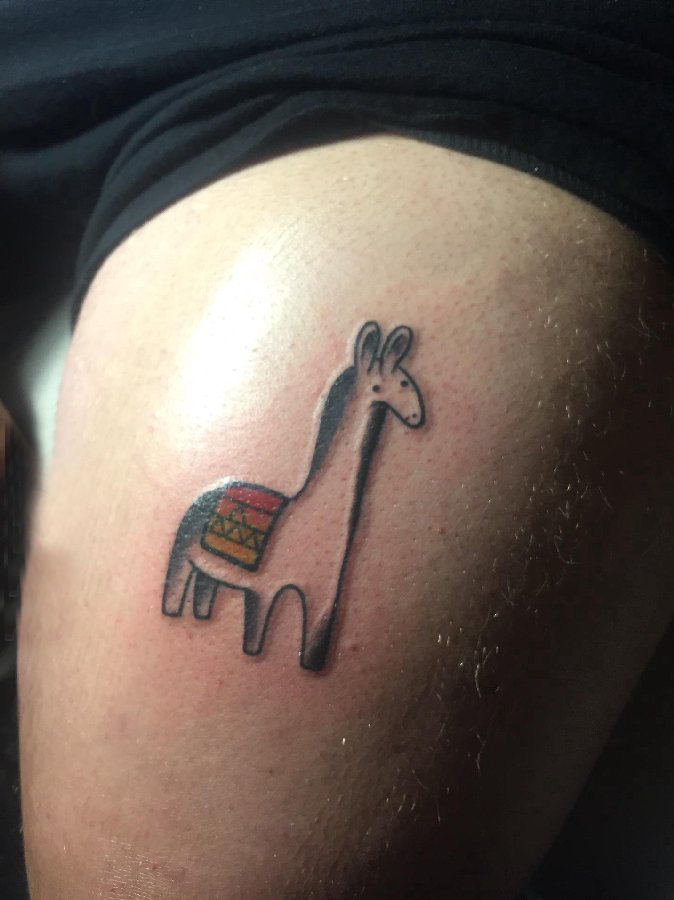 小马纹身图案 男生大腿上彩色的小马纹身图片