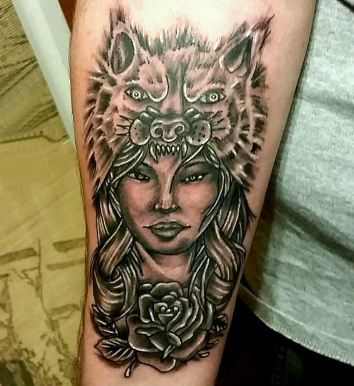 女生人物纹身图案 男生手臂上狼纹身图片