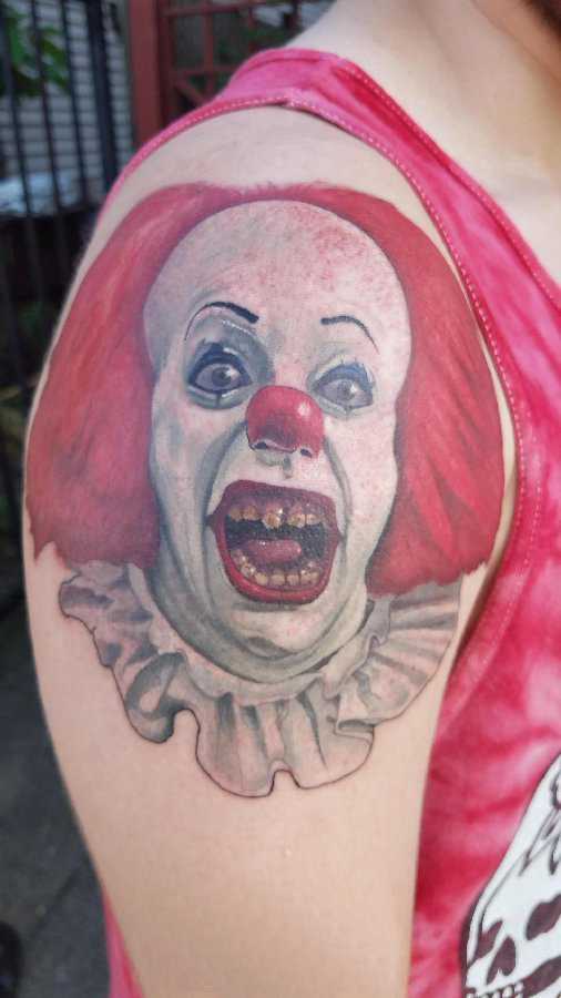 纹身小丑图案 男生手臂上小丑纹身图案