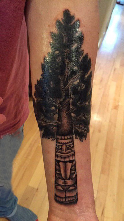 生命树纹身图案 男生手臂上树图腾纹身图片