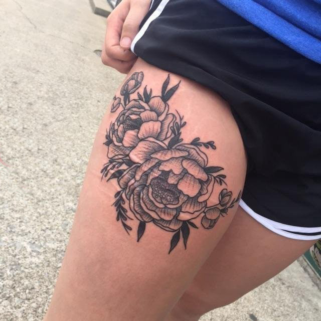 文艺花朵纹身 女生大腿上花朵纹身图片