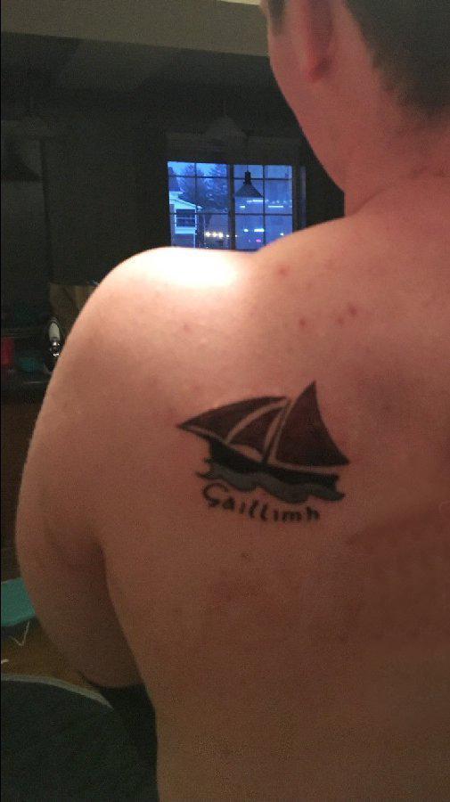 纹身小帆船 男生背部帆船纹身图案