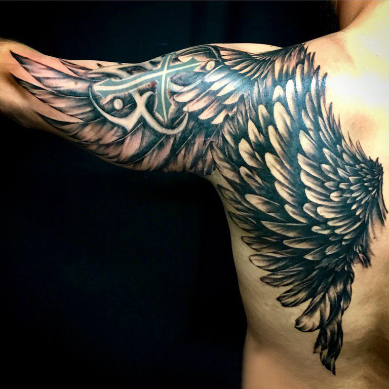 天使翅膀纹身素材 男生背部天使翅膀纹身图案