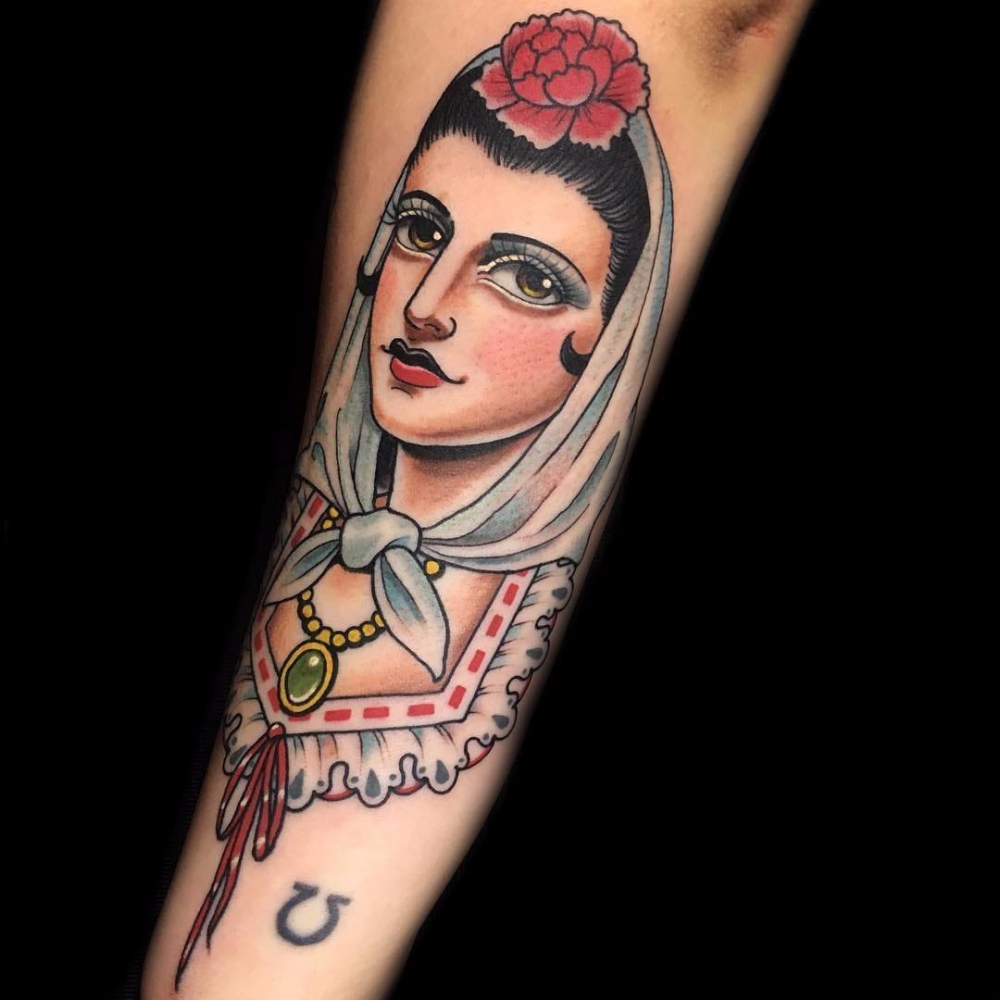 女生人物纹身图案 女生手臂上彩色的人物纹身图片