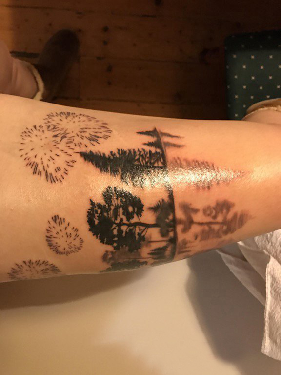 树纹身 女生大腿上树纹身图片