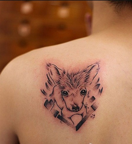 可爱动物肩部纹身