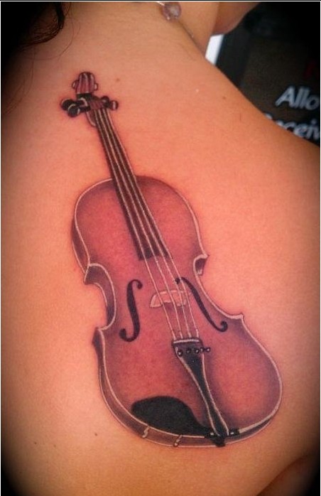 典雅小提琴背部纹身