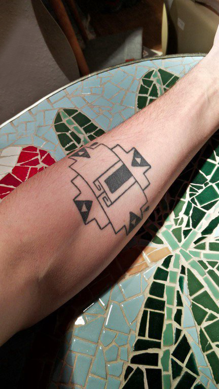 几何纹身 男生手臂上简单线条纹身图片