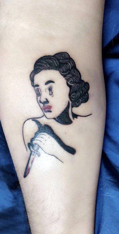 女生人物纹身图案 女生手臂上素描纹身人物肖像纹身图片