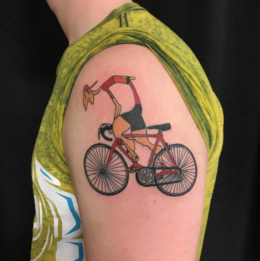 自行车齿轮纹身 男生手臂上人物和自行车纹身图片