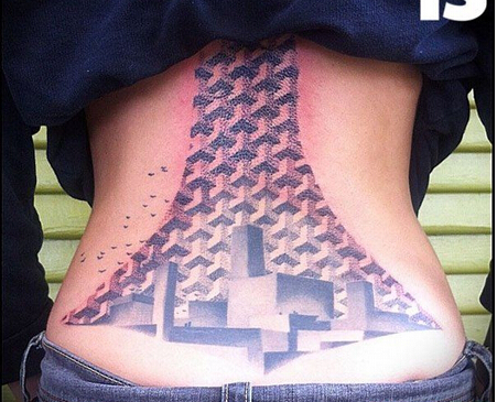 奇异抽象腰部纹身