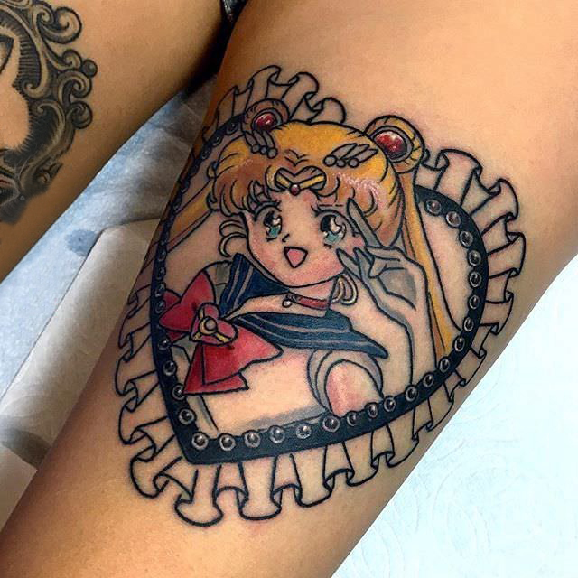 美少女战士纹身图案 女生大腿上心形和美少女战士纹身图片