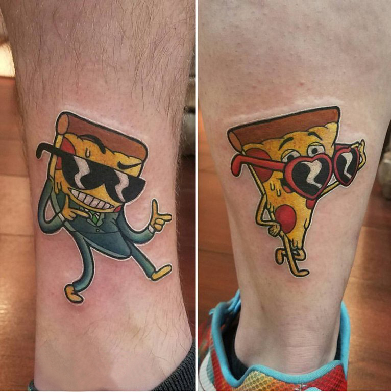 食物纹身 情侣小腿上彩色的食物纹身图片