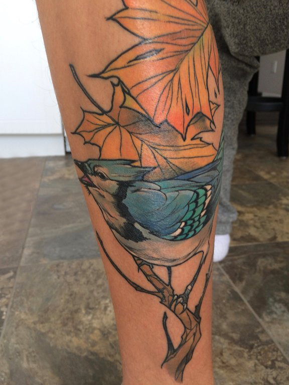 欧美小腿纹身 男生小腿上枫叶和小鸟纹身图片