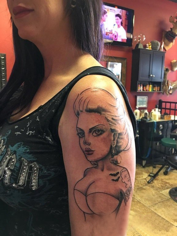 人物肖像纹身 女生手臂上人物肖像纹身图片