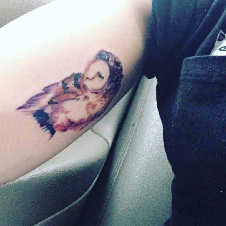 纹身猫头鹰 女生手臂上猫头鹰图腾纹身图片