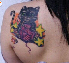 炫彩小猫肩部纹身