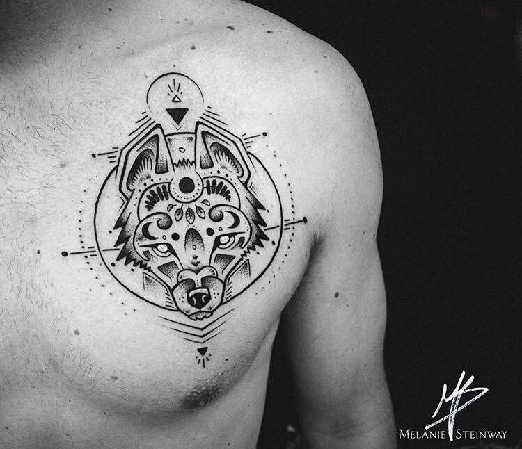 纹身胸部男 男生胸部灯泡和狼纹身图片
