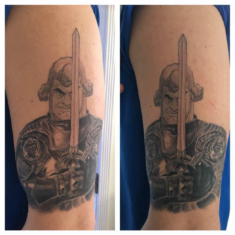 武士纹身 男生大臂上威猛的武士纹身图片
