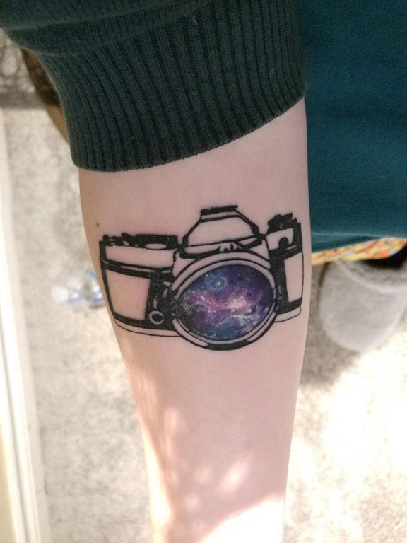 照相机纹身 女生手臂上相机纹身图案