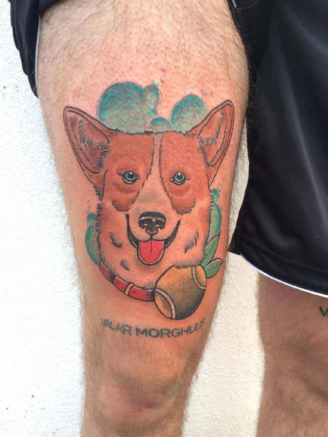 大腿纹身男 男生大腿上英文和小狗纹身图片