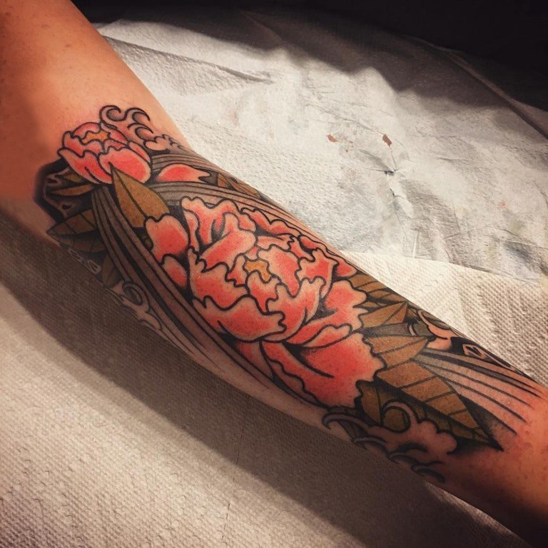花朵 纹身图案 女生手臂上彩色花朵纹身图案