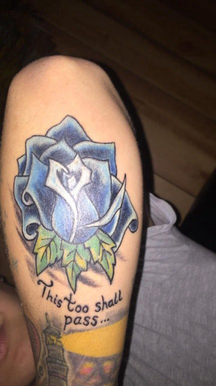 纹身 小玫瑰 男生手臂上欧美玫瑰纹身图片