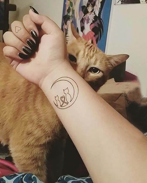 女生纹身手腕 女生手腕上月亮和猫咪纹身图片