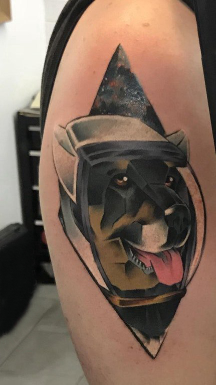 小狗纹身图片 男生手臂上狗纹身图片