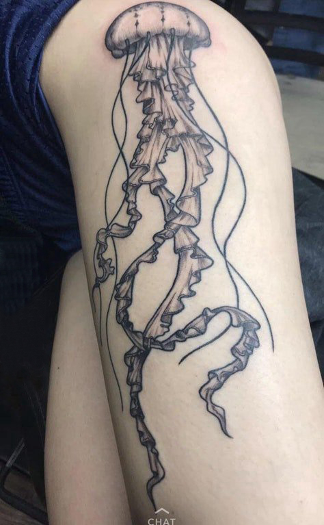 水母纹身 女生大腿上水母纹身图片