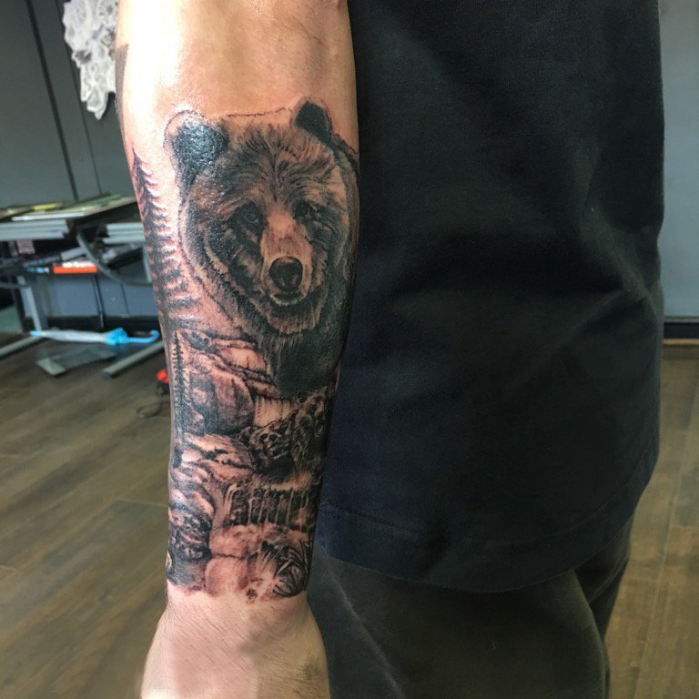 熊纹身 男生手臂上熊纹身图片