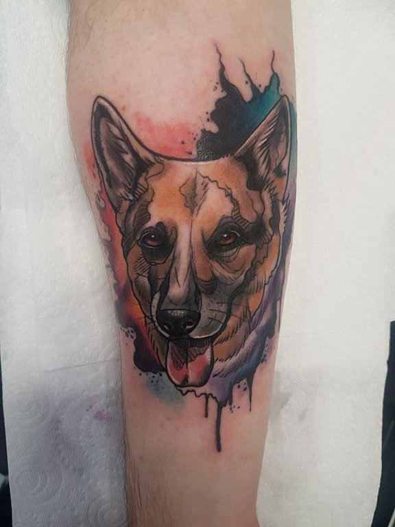 小狗纹身图片 男生小腿上小狗纹身图片